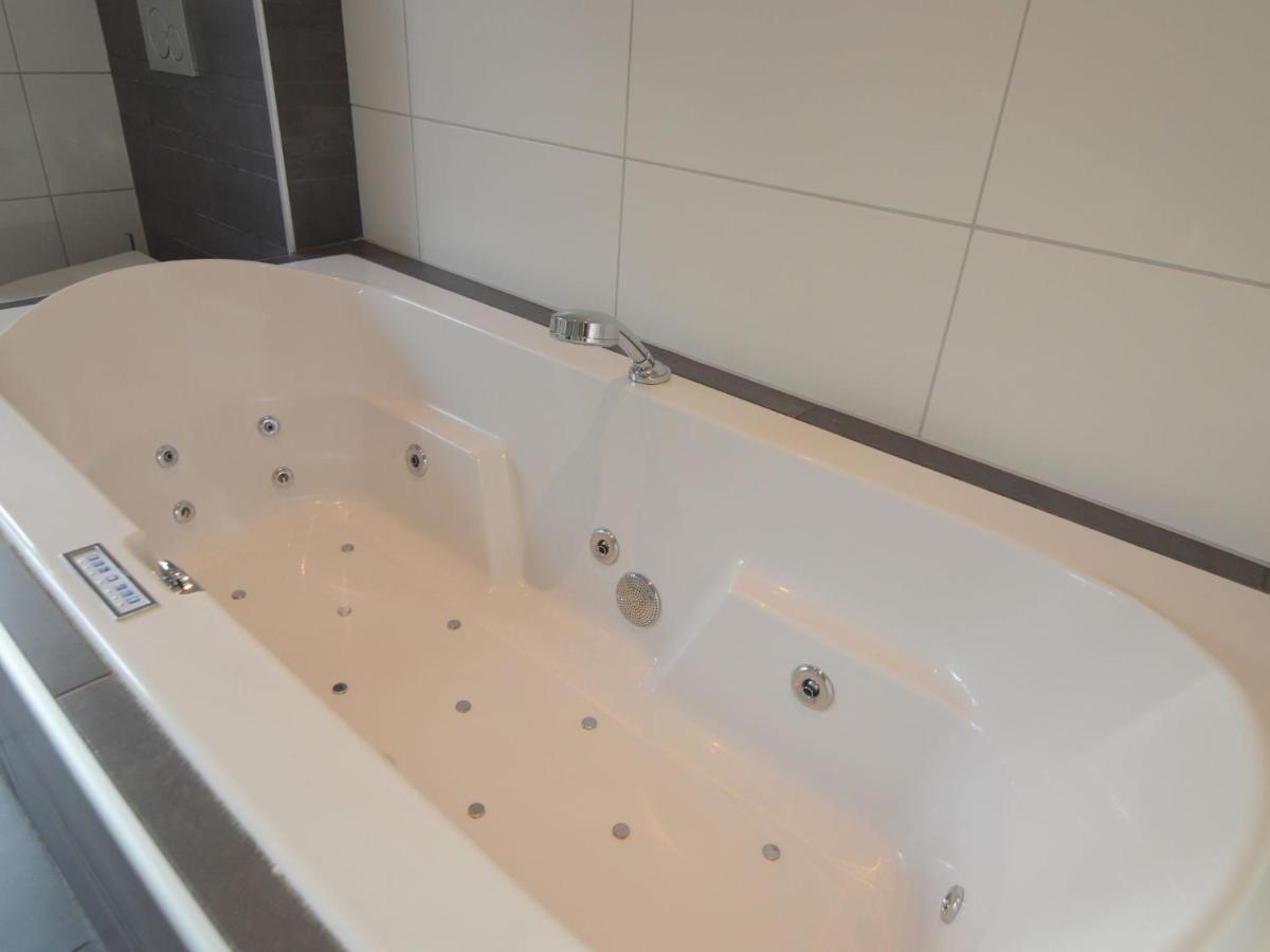 Stunning Villa In Venhorst With Sauna Buitenkant foto